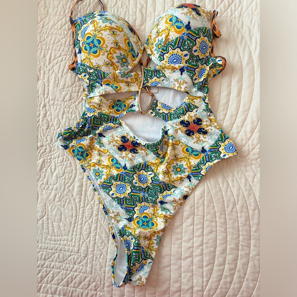 River Island cut out swimsuit 🌴 - Picture 4 of 6